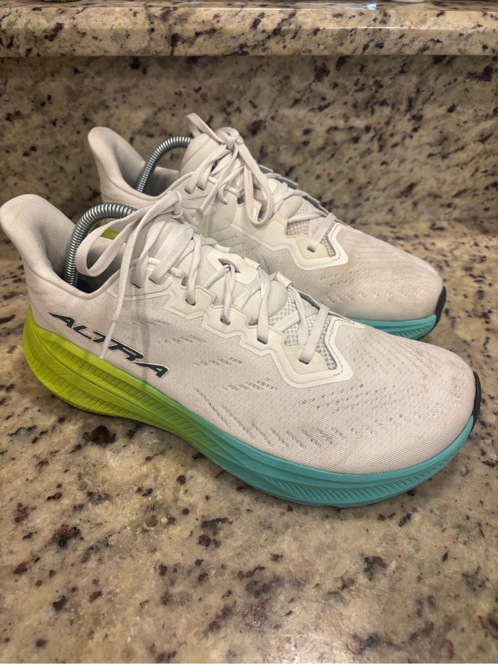 Altra Experience Flow 2 Mens 9 White Green Running Shoes Sneakers